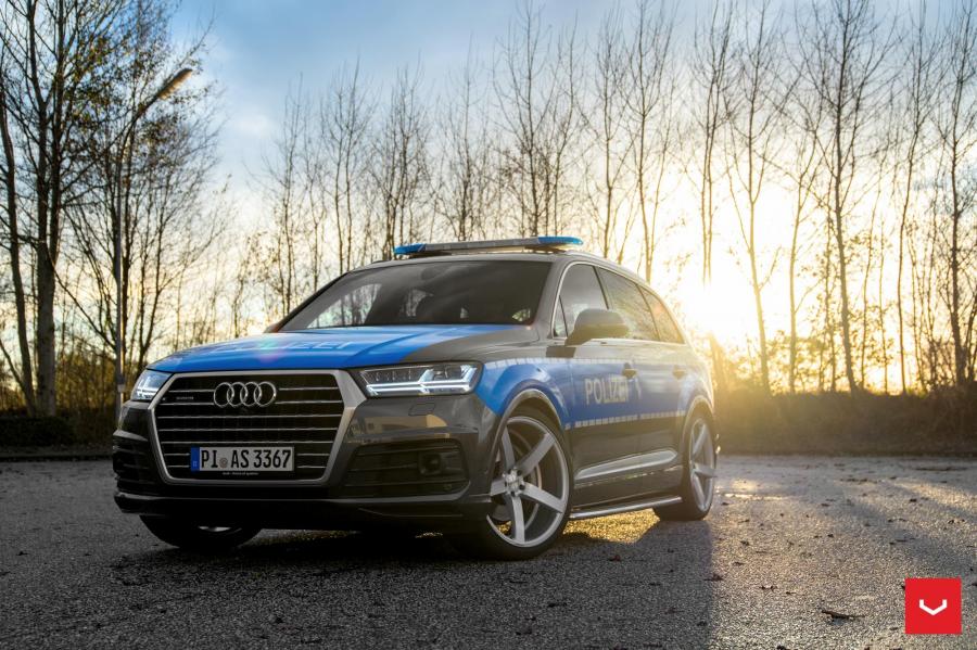  Audi Q7 Police on Vossen Wheels (CV3R) (4M) 2017 года  (фото 18 из 18)